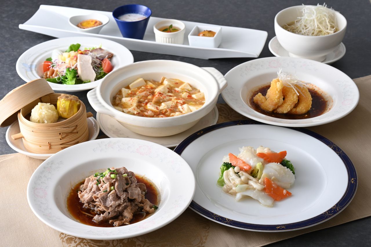 Lunch with Chinese dessert and your choice of main course
