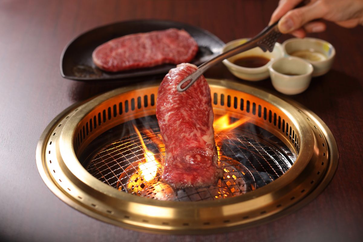 Premium Yakiniku Course◆Kimchi, Salad, Namul, Stewed Offal, Sausage, Rice or Noodles, Premium Assorted Yakiniku, 2 types of Offal, Dessert