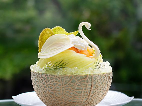 【1日10食限定】白鳥のメロンプリンパフェ🦢（コーヒー又は紅茶付き）