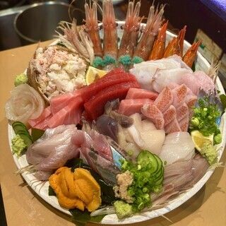 [Reservations required by the day before] A luxurious 18-item assortment of seasonal fresh fish, perfect for experiencing the best of Hokkaido.