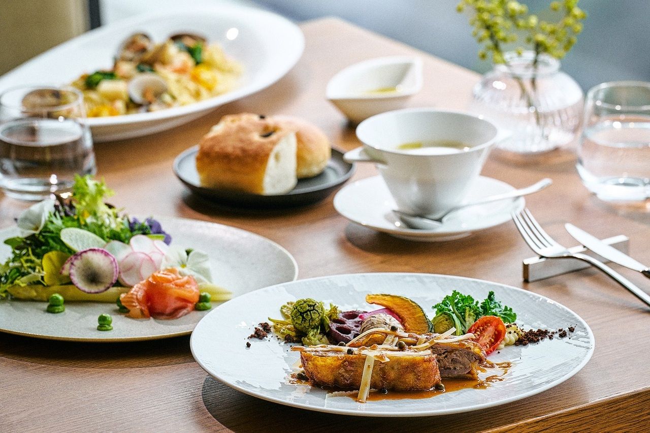 [Members-Only Web Plan] 4-course fixed-price lunch with celebratory sparkling wine