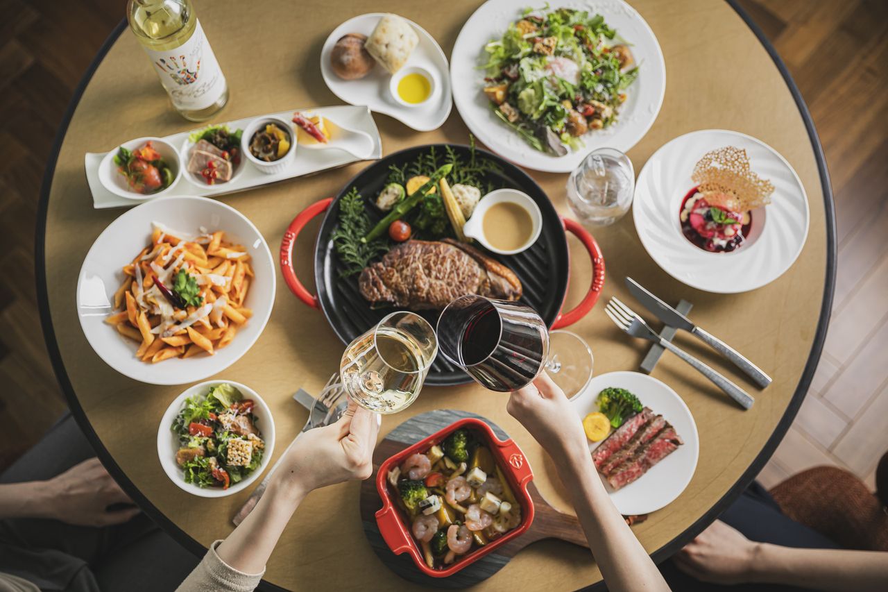 【Seasonal Dinner】Osaka Wine Gathering with Rosé Sparkling Wine Free-Flow (Last Order: 90 Minutes)