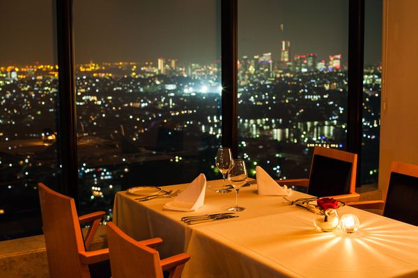 テーブル席（窓側席）