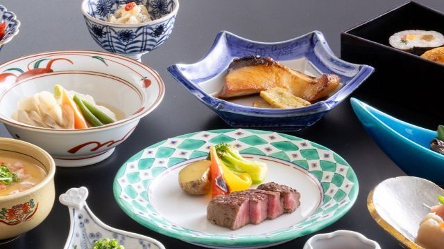 日本料理 千羽鶴/鉄板焼き 招月