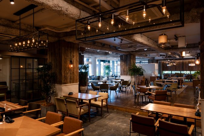 Cafe,Dining & Bar 104.5