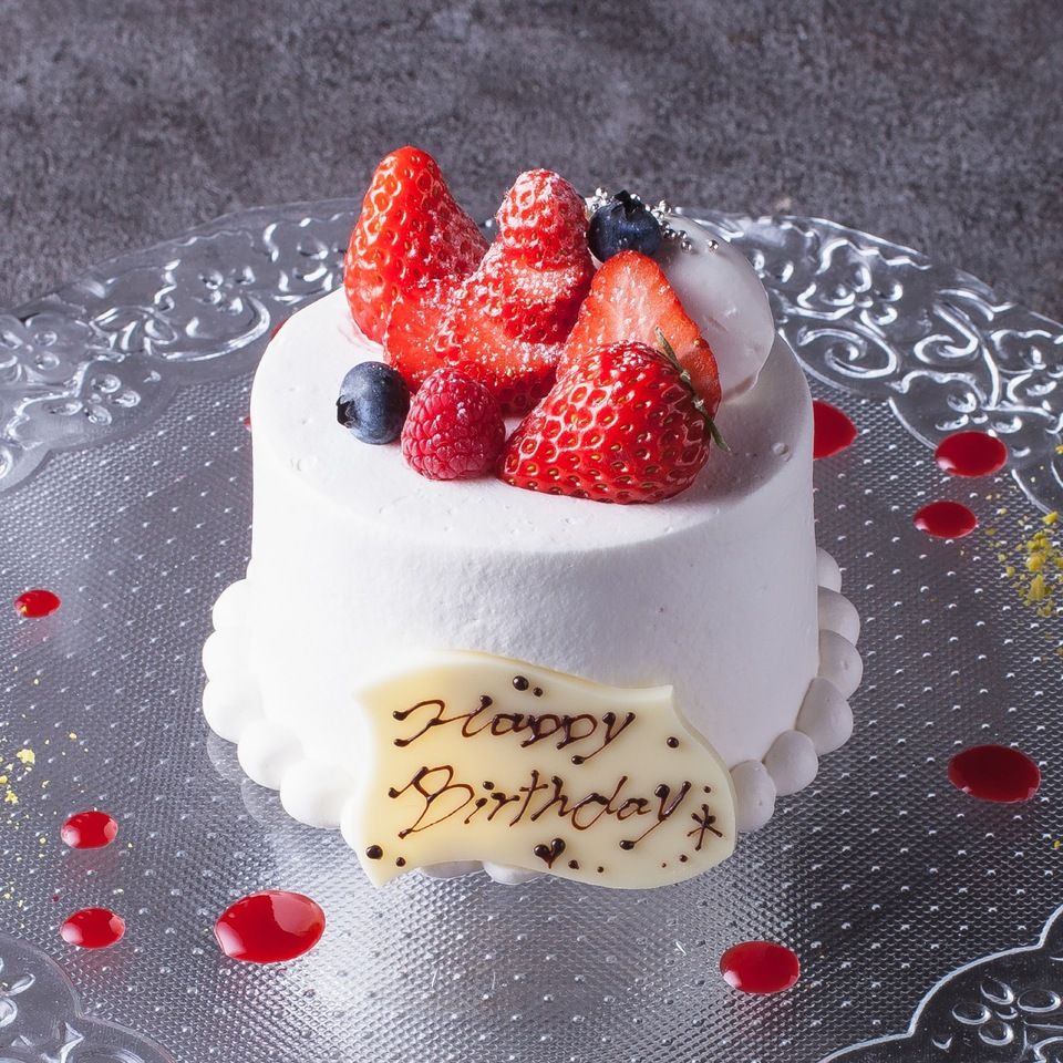 【記憶に残るお誕生日3大特典付き】特製ホールケーキ（オプション）
