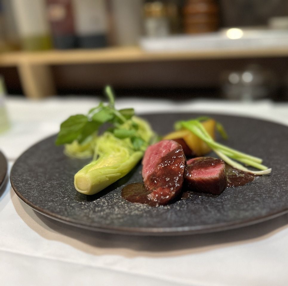 【メインは黒毛和牛Ａ５ランク肉のロティールか黒毛和牛ほほ肉の赤ワイン煮込みが選べる！おまかせランチコース】