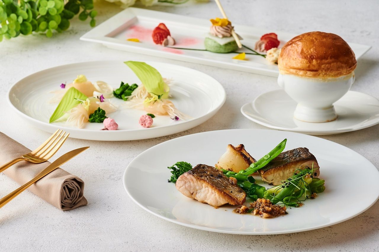 【個室確約  七五三のお祝いに】洋会席全５品-SHIKITEI-　深谷ネギのパイ包みスープやサーモンポワレ、メインに国産牛ロース肉のロティを味わうコース