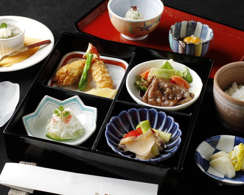 松花堂 おひる膳