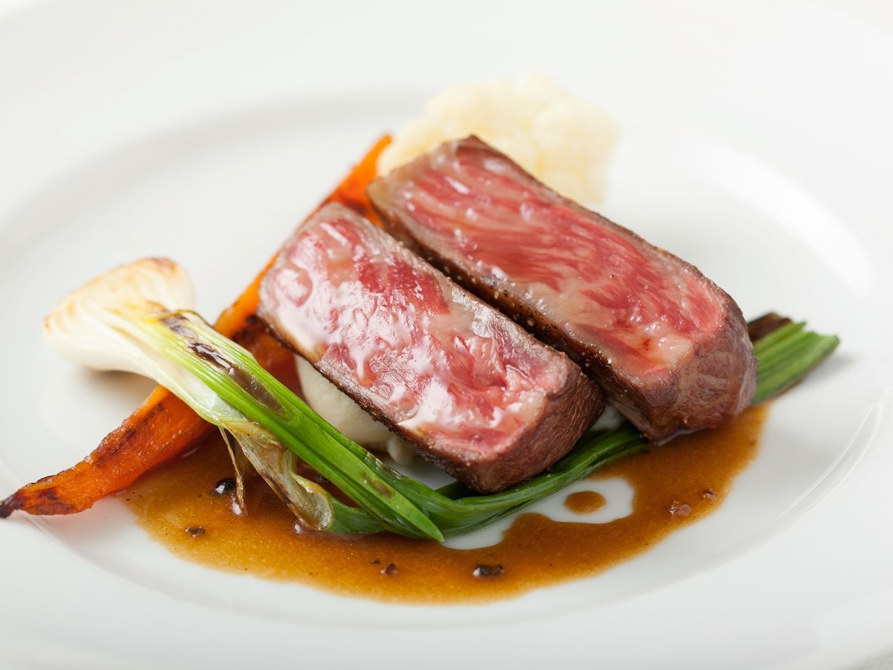 ランチ【Violette～ヴィオレット～】神奈川野菜のサラダにA5ランク黒毛和牛フィレステーキなど全５品