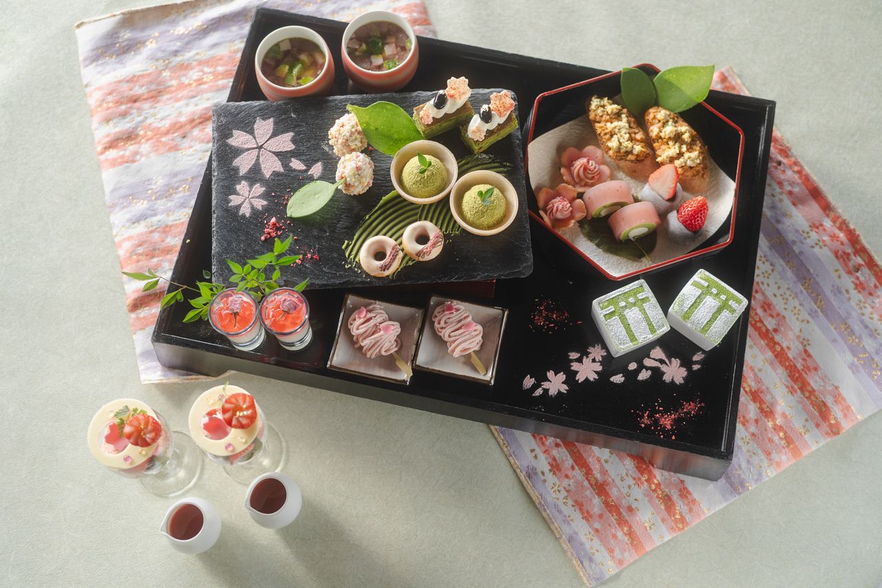 【3月～5月】春天京都下午茶套餐“草莓与八幡哭泣”+气泡酒一杯