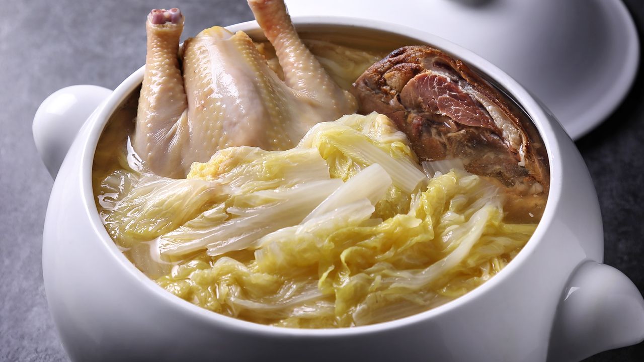 Double-boiled Chicken Soup with Chinese Ham & Chinese Cabbage $188++ (Serves 10pax)