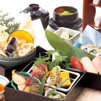 【松花堂三段重】 季節のおばんざい・天麩羅・黒毛和牛ステーキ・土鍋ご飯などを少しずつ楽しめる会食膳　食事会におすすめ！お料理のみ3500円