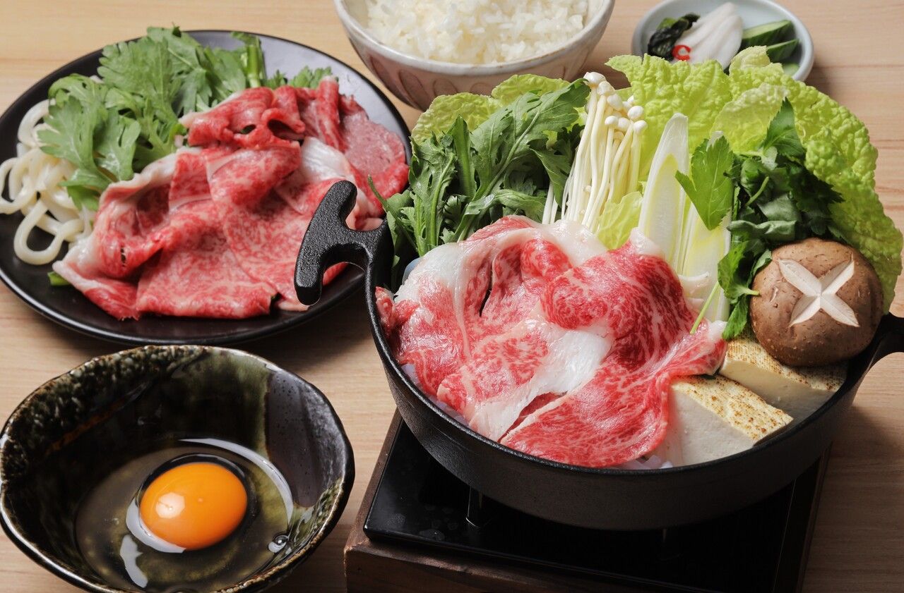 Kyushu Kuroge Wagyu Beef Sukiyaki Set: 3,000 yen (tax included)