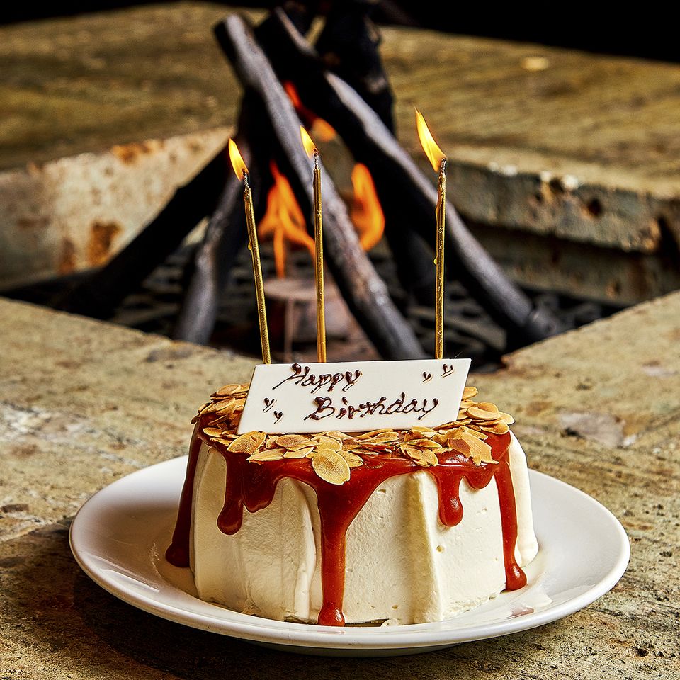 【シェアプラン】ディナー人気メニュー厳選のフード5品×カフェ　記念日ホールケーキもオーダー可能