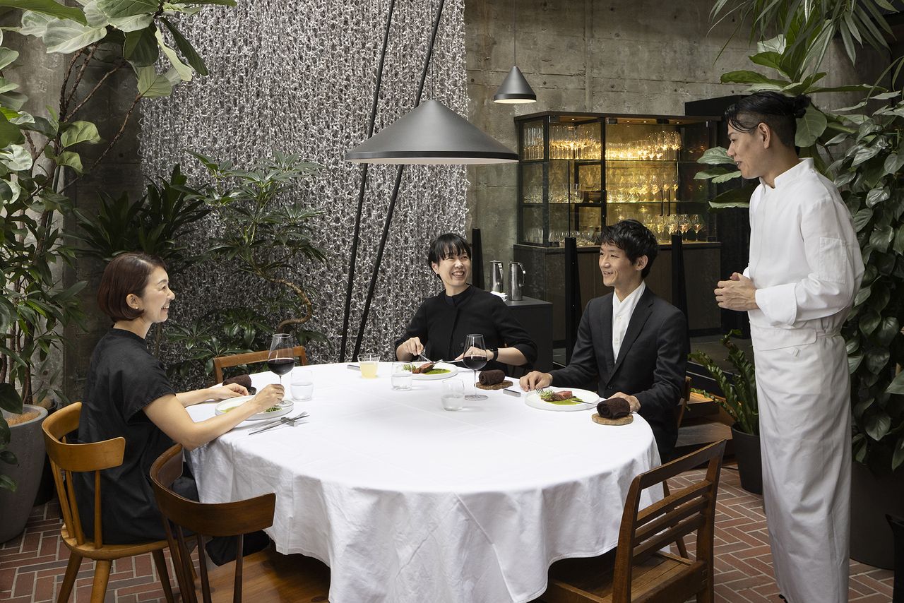 [Private Table Dinner]