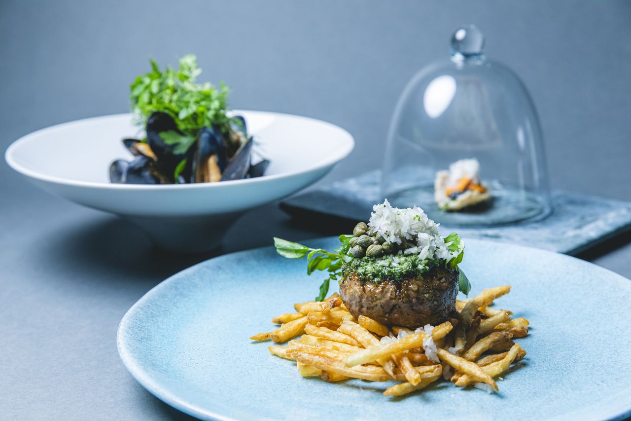 Chef's Dinner with a choice of 3 drinks