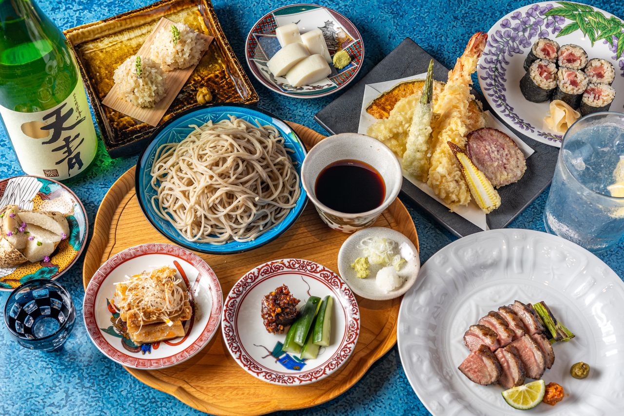 [Dinner only] A highly satisfying Tou Soba Kaiseki course including 8 kinds of soba noodles, sashimi, seasonal tempura, handmade soba noodles, etc.