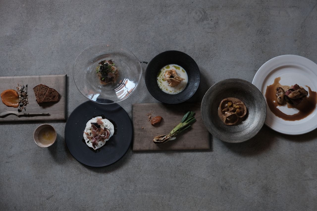 9 plates course using plenty of seasonal ingredients