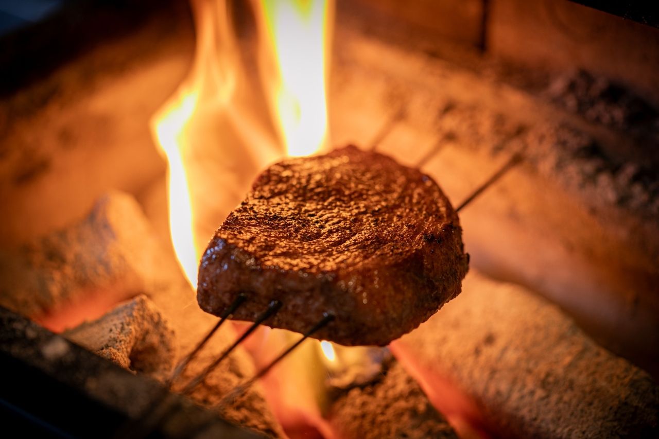 【ランチ】旬の食材で織りなすメインが宮崎牛フィレ肉の全8品＋乾杯酒＋花束＋プレート（記念日）