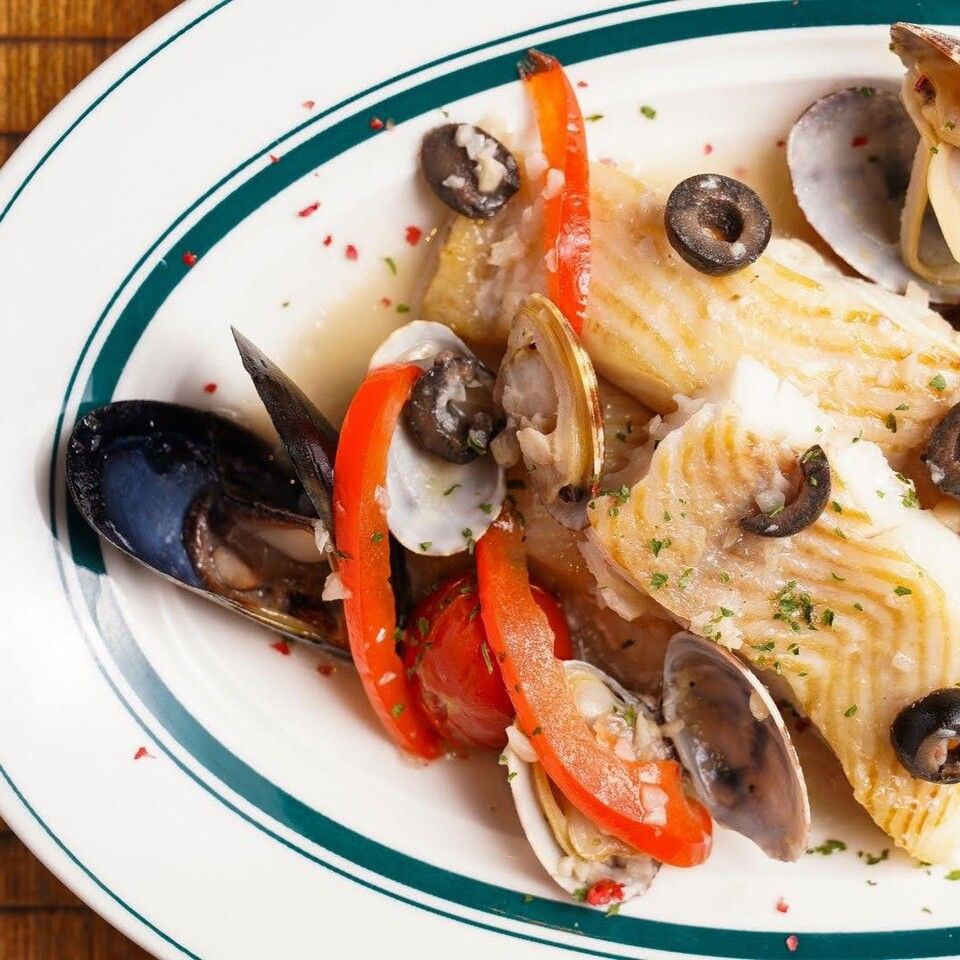 【2025忘年会】【2H飲み放題】(クラフトビール2種含ビール3種・スパークリングも) シカゴピザとアクアパッツァコース...6,200yen 2名様~