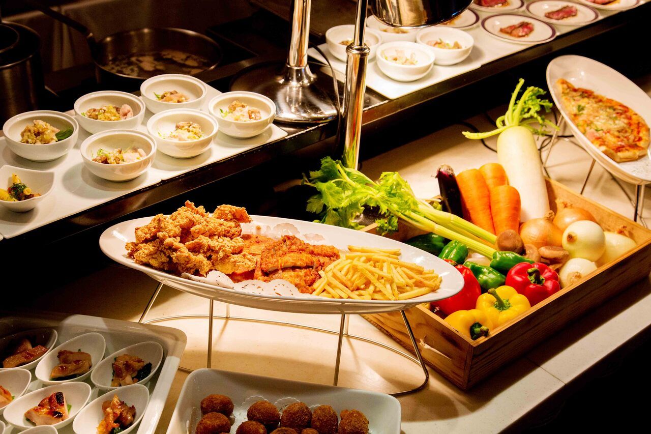  Lunch buffet for adults <13:15 to 14:45>