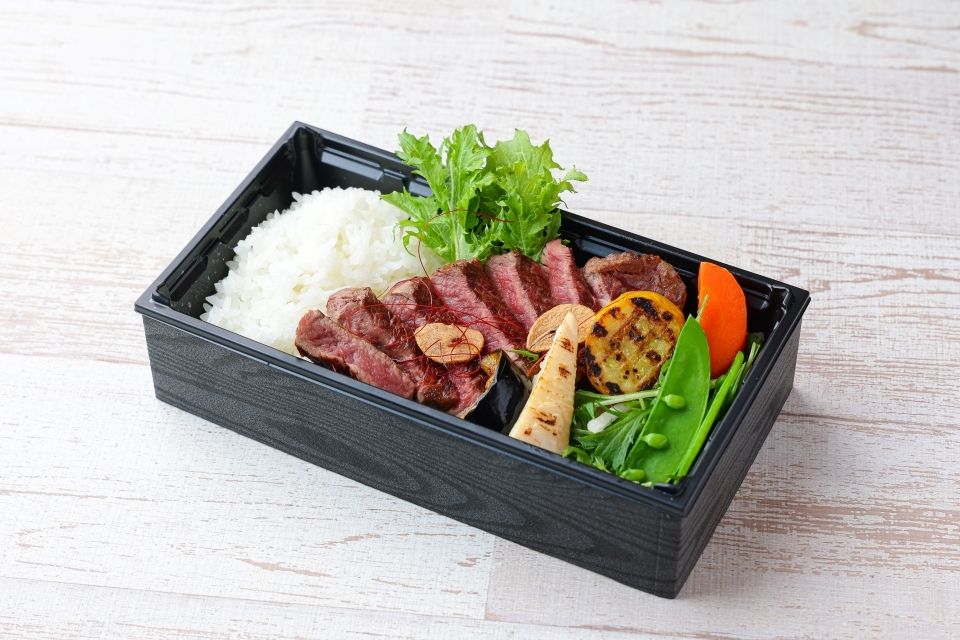 牛フィレステーキ弁当　味噌汁付き