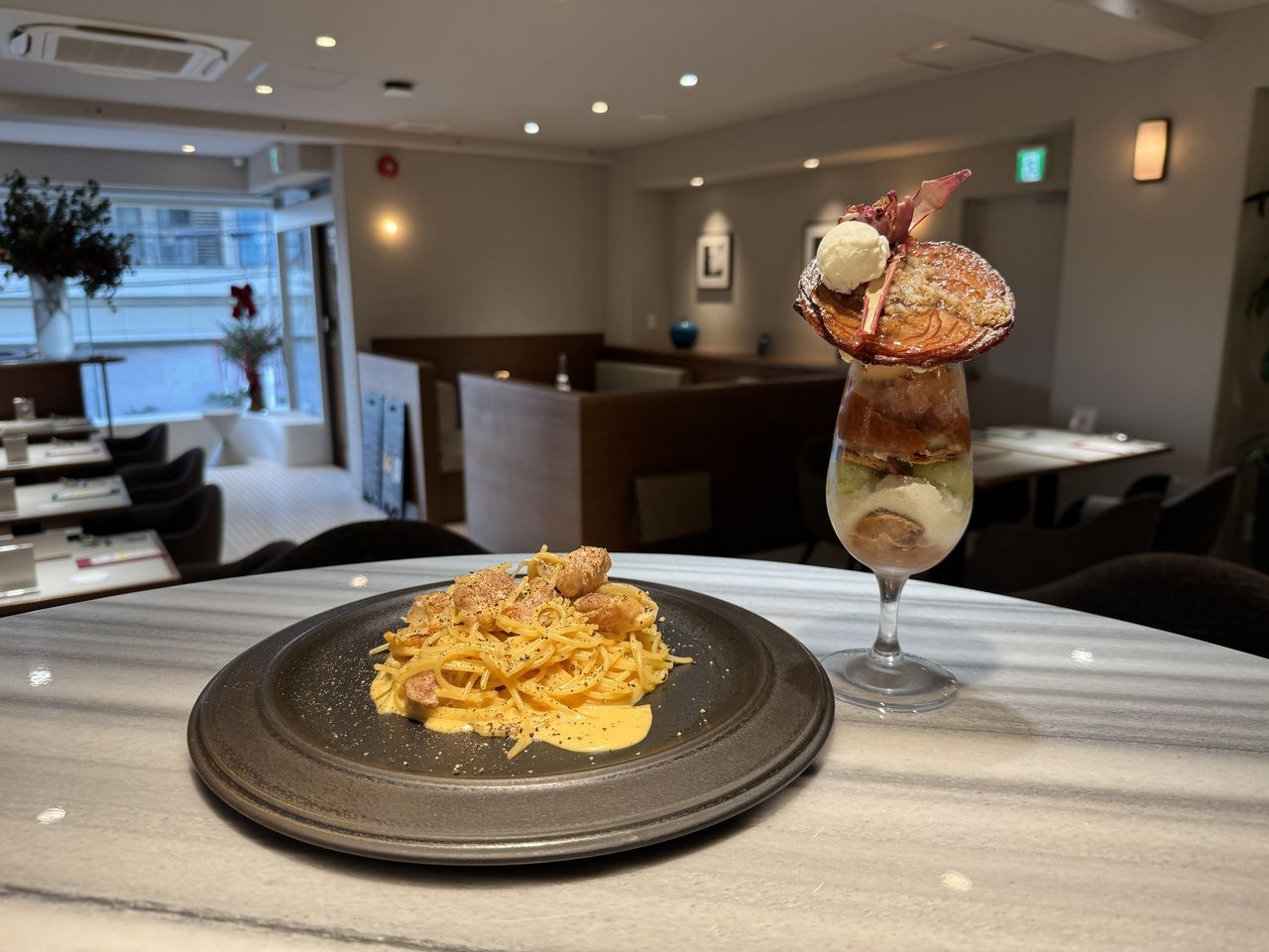 季節のパフェ＆ハーフパスタセット