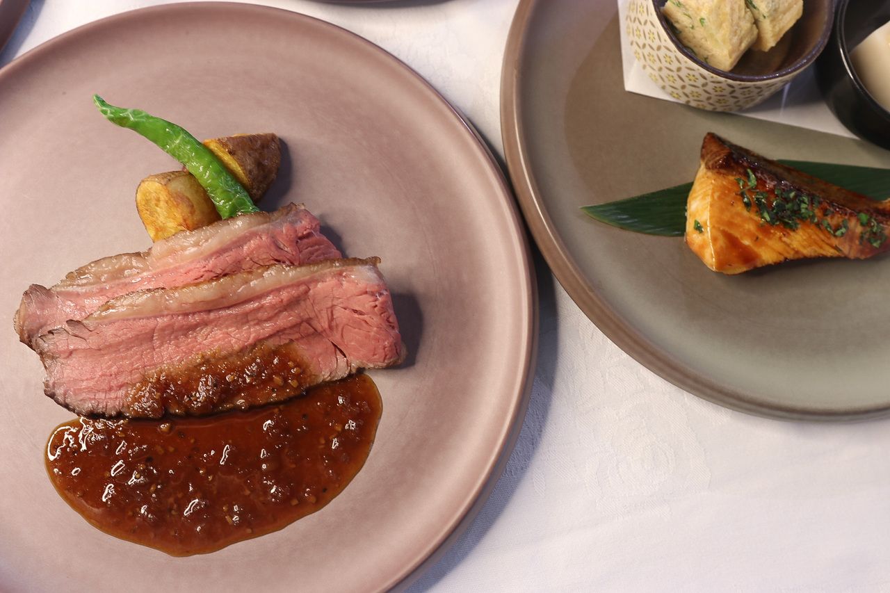 [Early bird 10% off] Seasonal choice lunch & deli salad buffet