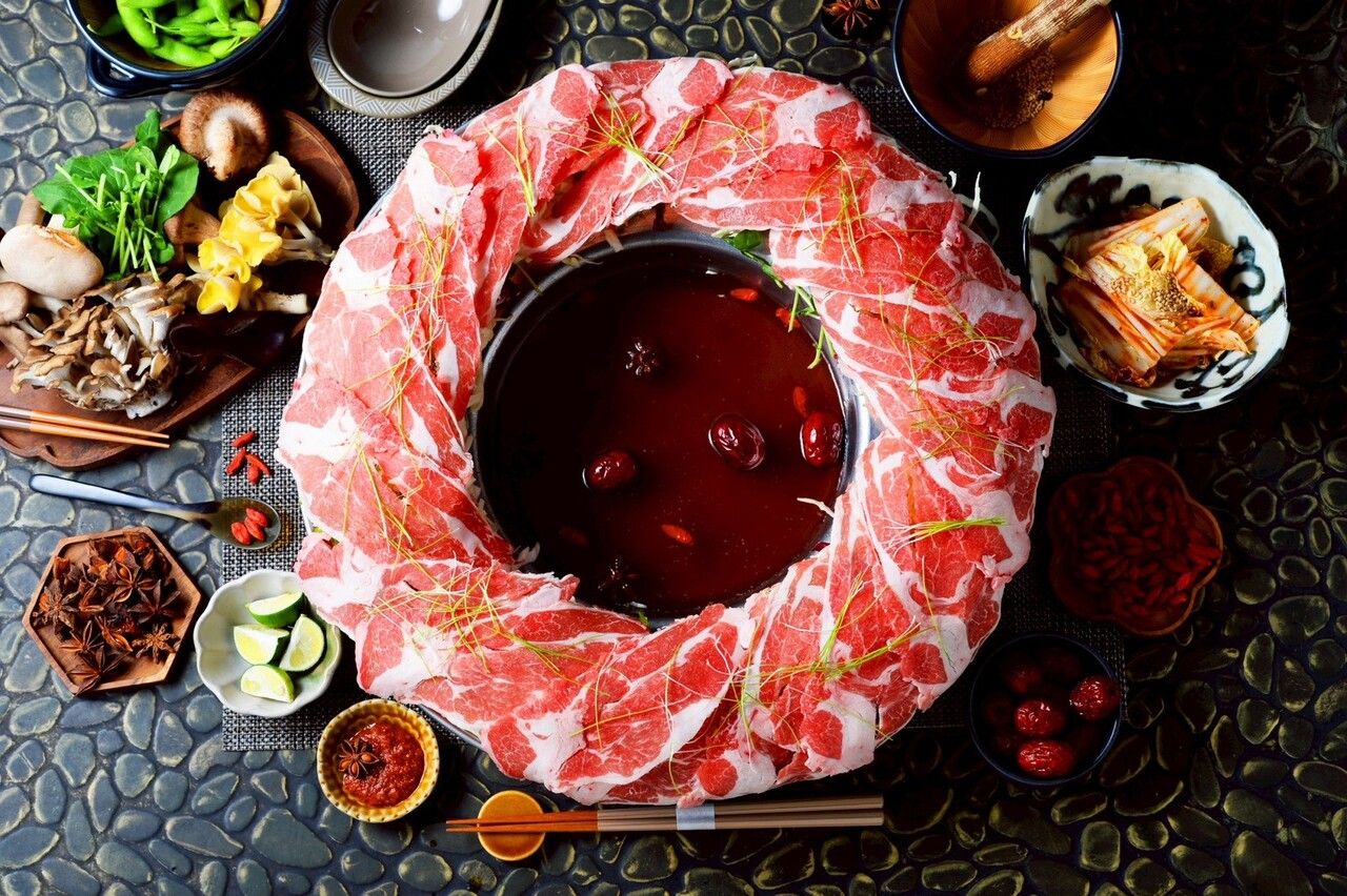 名物 ～和牛と羊のしゃぶしゃぶ鍋コース～