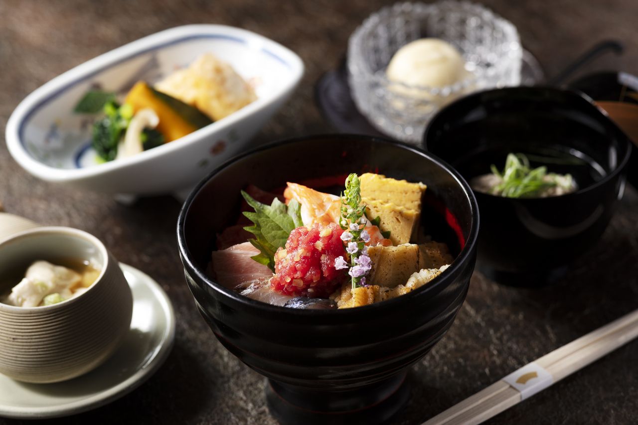 海鮮生ちらし御膳