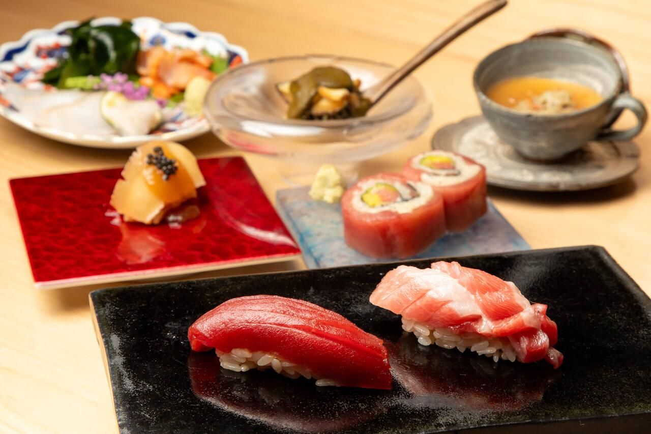 [Omakase Course] Enjoy 19 dishes made with carefully selected seasonal ingredients (11 nigiri sushi/7 side dishes/soup)