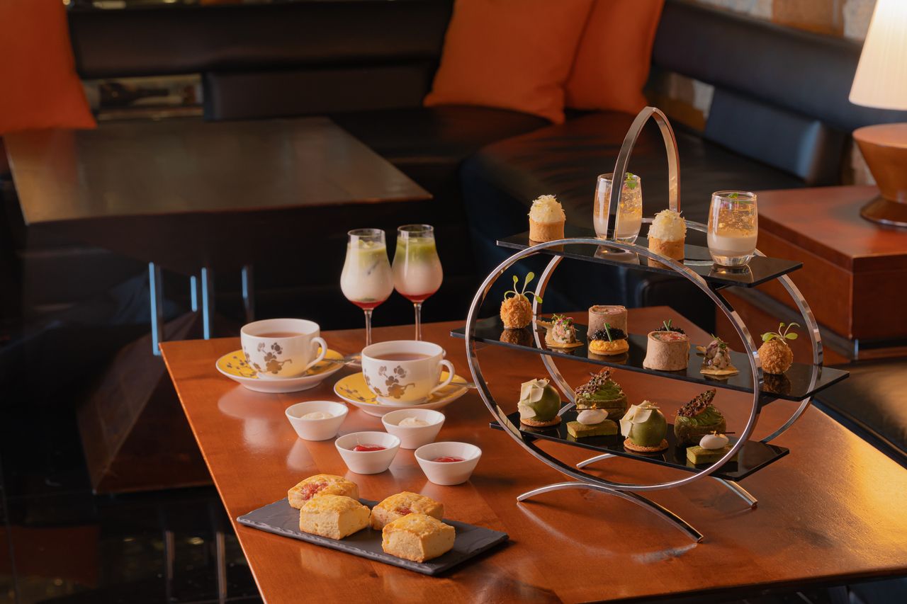 ＜土日祝限定＞乾杯グラスシャンパン付！アディ 季節のアフタヌーンティー & ライブミュージック