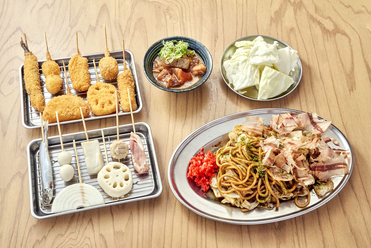 Shinsekai Course - Fried noodles, doteyaki, cabbage, and 7 skewers of Shinsekai's specialty kushikatsu