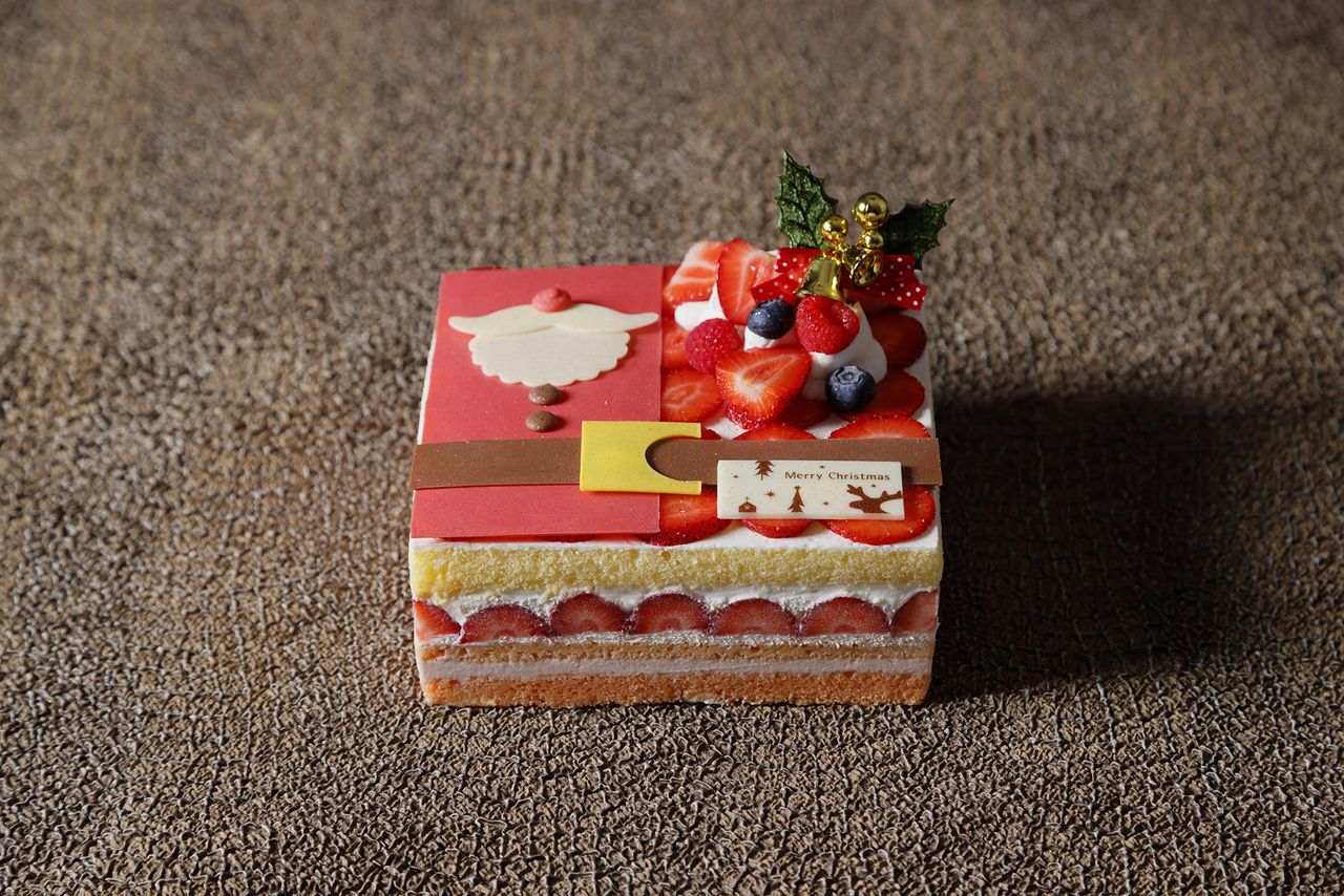 【옵션】크리스마스 기간 홀 케이크 — 4호 사이즈. ※옵션만으로는 예약을 받지 않습니다. 반드시 코스를 선택해 주십시오.