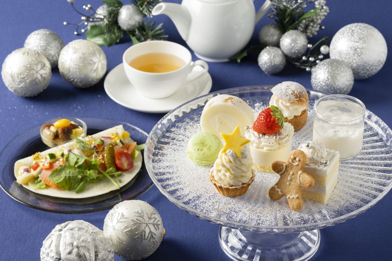 White Snow Afternoon Tea Set with Oshikatsu Plan