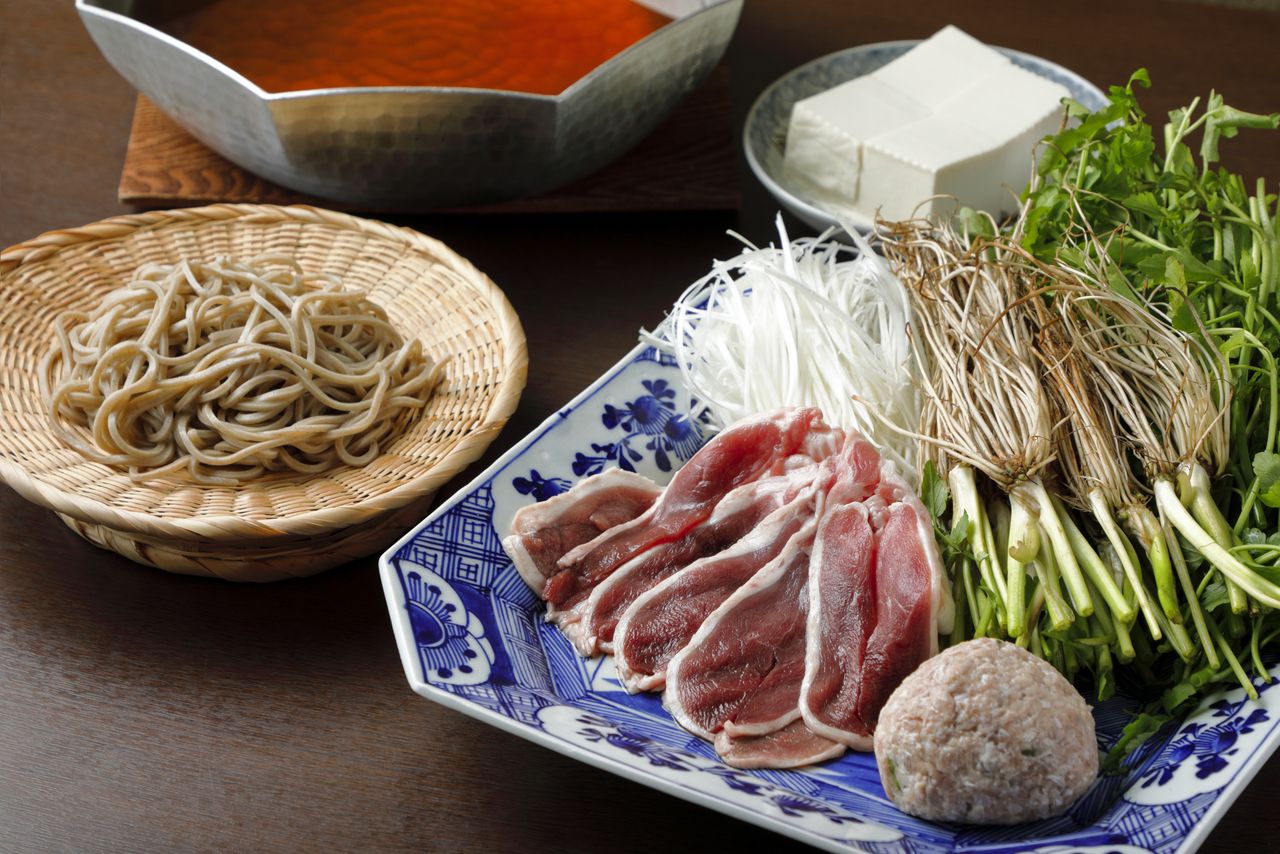 [Seasonal] Akita Sanseki Seri (Bamboo) Duck Seri Hot Pot (Includes a Single-Tiered Box of Seasonal Appetizers)