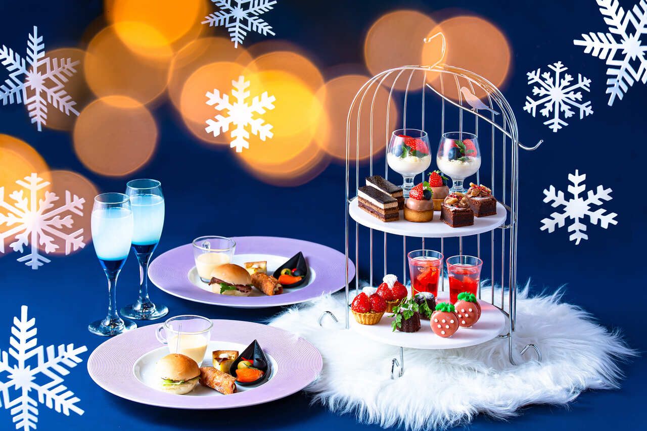 [Seasonal Afternoon Tea★3 hours] Strawberry and chocolate sweets stand × Free cafe