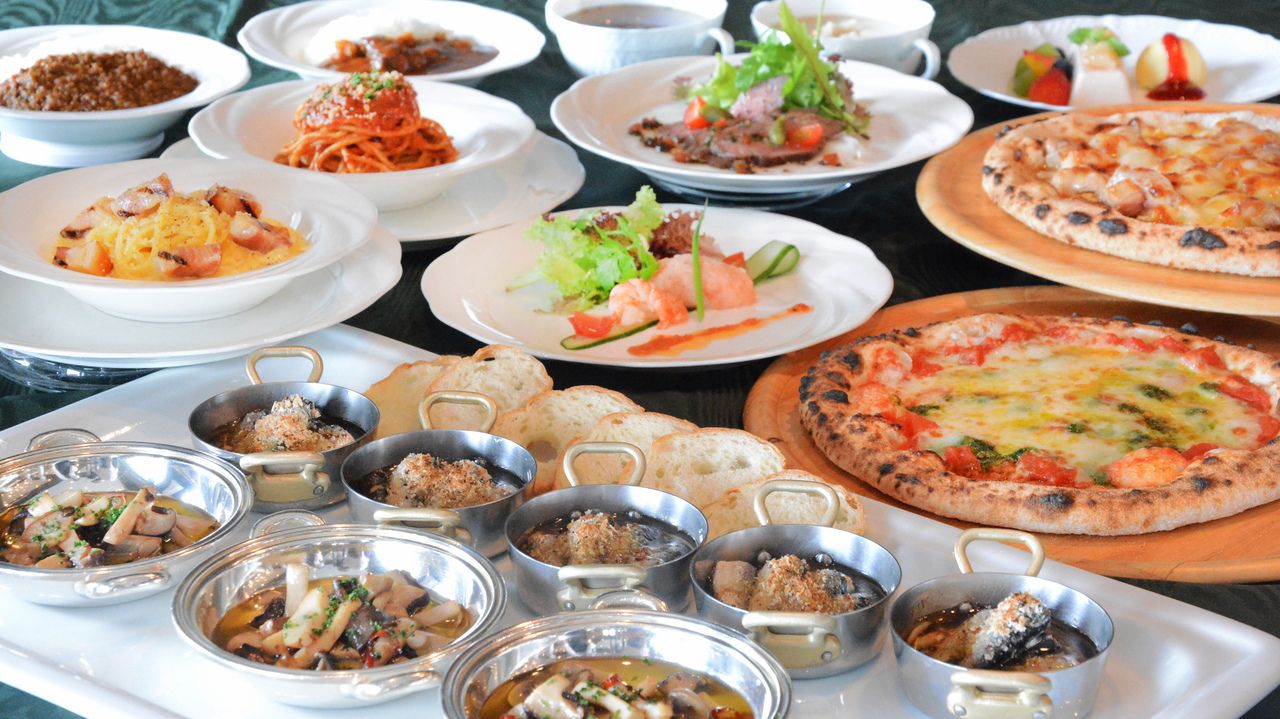 [Weekends and Holidays] Lunch Buffet with Main Course (Adult) 12/1~