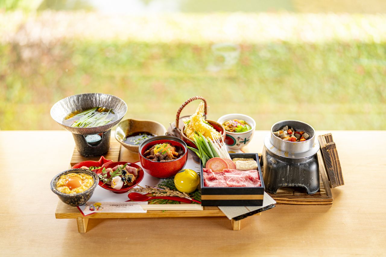 Kyoto Bowl Five-Type Tasting Set - Wagyu Beef Shoulder Loin and Winter Vegetable Shabu-Shabu (Winter ver./From December 1, 2025)