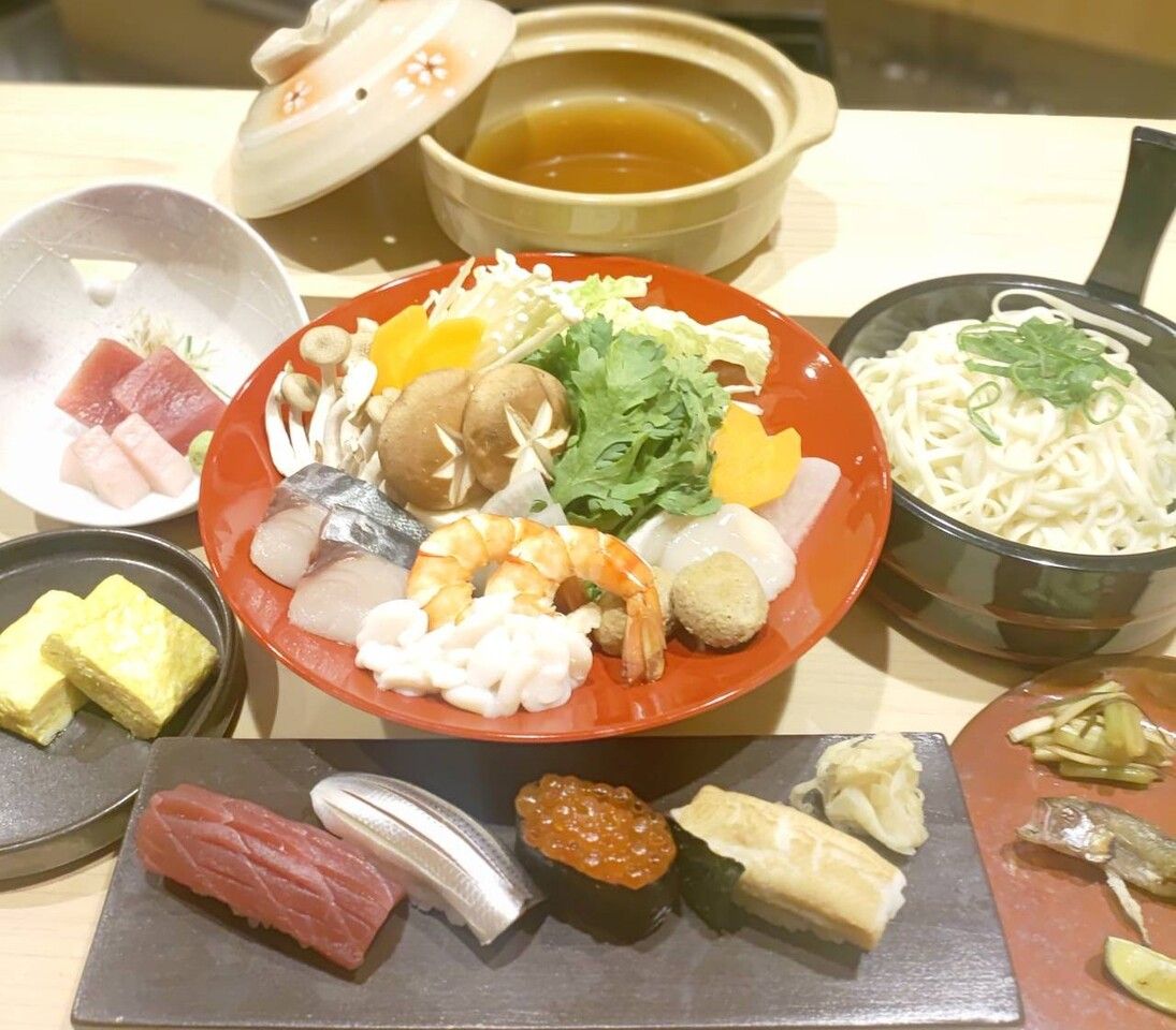 Seafood hotpot course