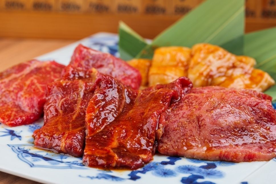 [Today's Yakiniku Only Set - Part 1] Today is meat day! We have prepared a set to enjoy on such a day. We have prepared 8 carefully selected pieces of yakiniku! You can choose the ratio of salt and sauce seasoning.