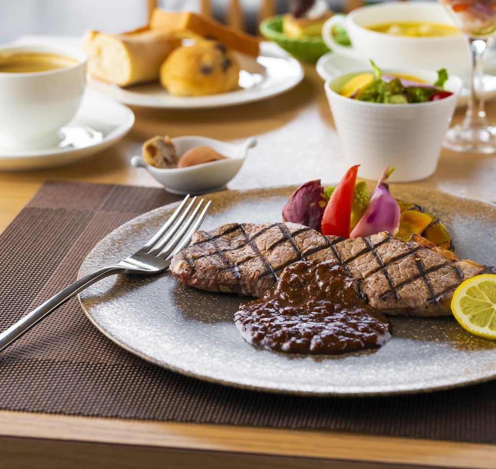 【圣诞午餐自助餐】圣诞主题主菜+半自助餐