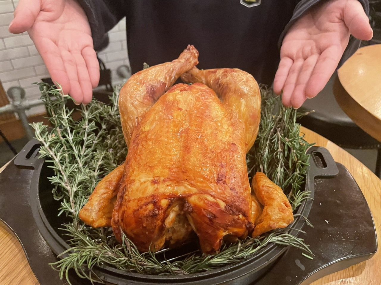 【ローストチキン丸ごと1羽】丸鶏チキンを囲んでパーティプラン