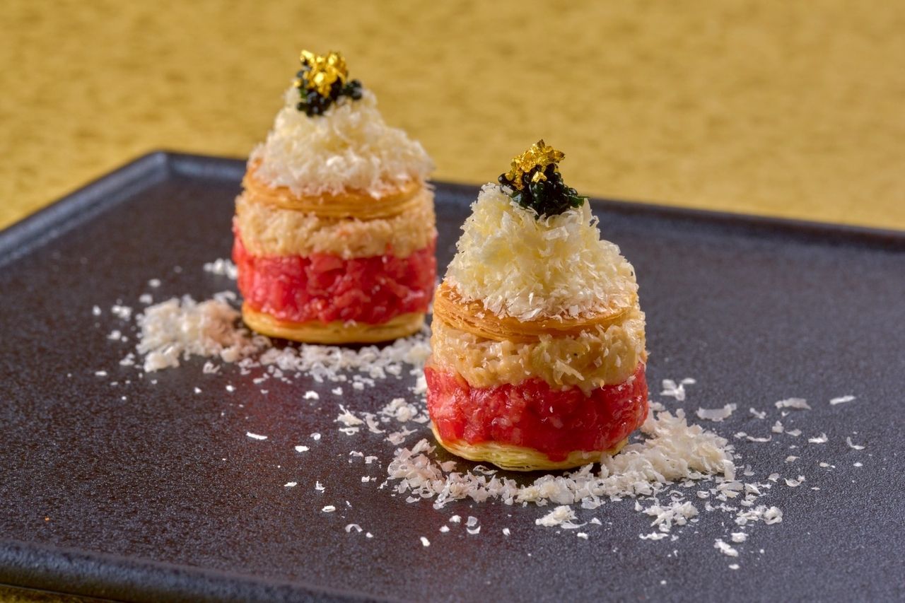 From December 1st, private rooms guaranteed [Seasonal Yukhoe and Yakiniku Course] We offer seasonal limited dishes such as "Wagyu and Crab Pie Cabi Yukhoe" and "8 kinds of carefully selected grilled dishes." We offer a course that allows you to fully enjoy seasonal meals and yakiniku!