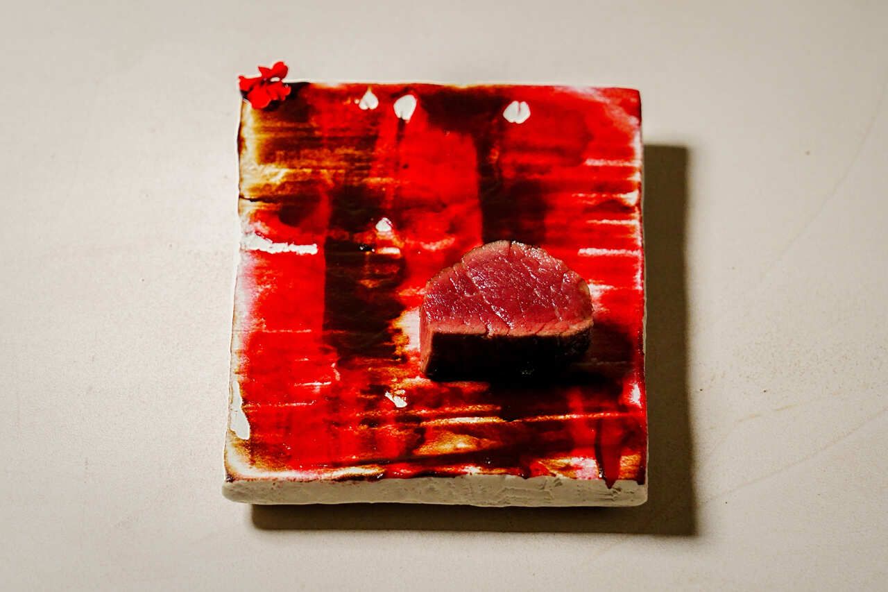  Almuerzo a e r u [Plato principal: Carne Wagyu] - 7 platos con pan de harina de arroz como recuerdo