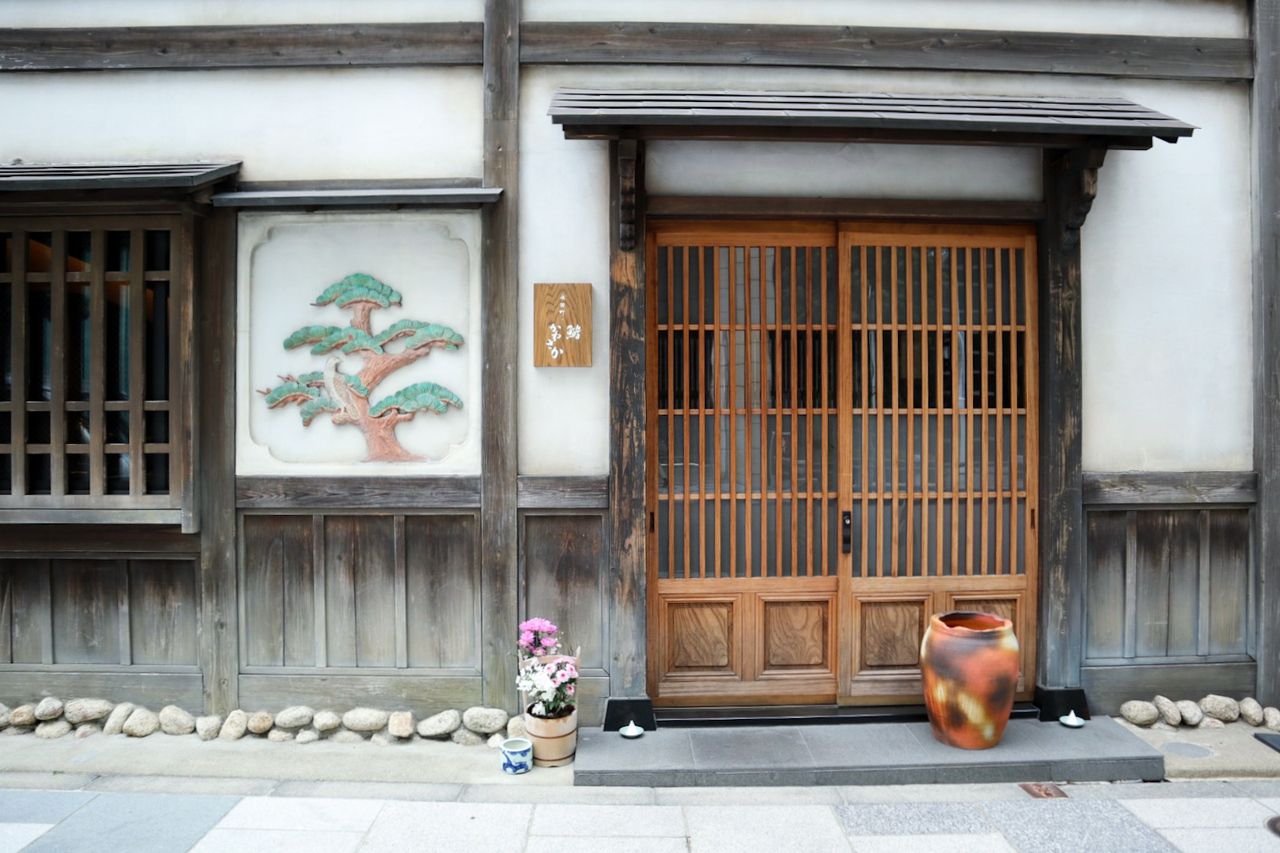 [Lunch ◆ Chef's Choice Course] Enjoy the taste of Edomae with 15 pieces of sushi, rolls, eggs, dessert, and more