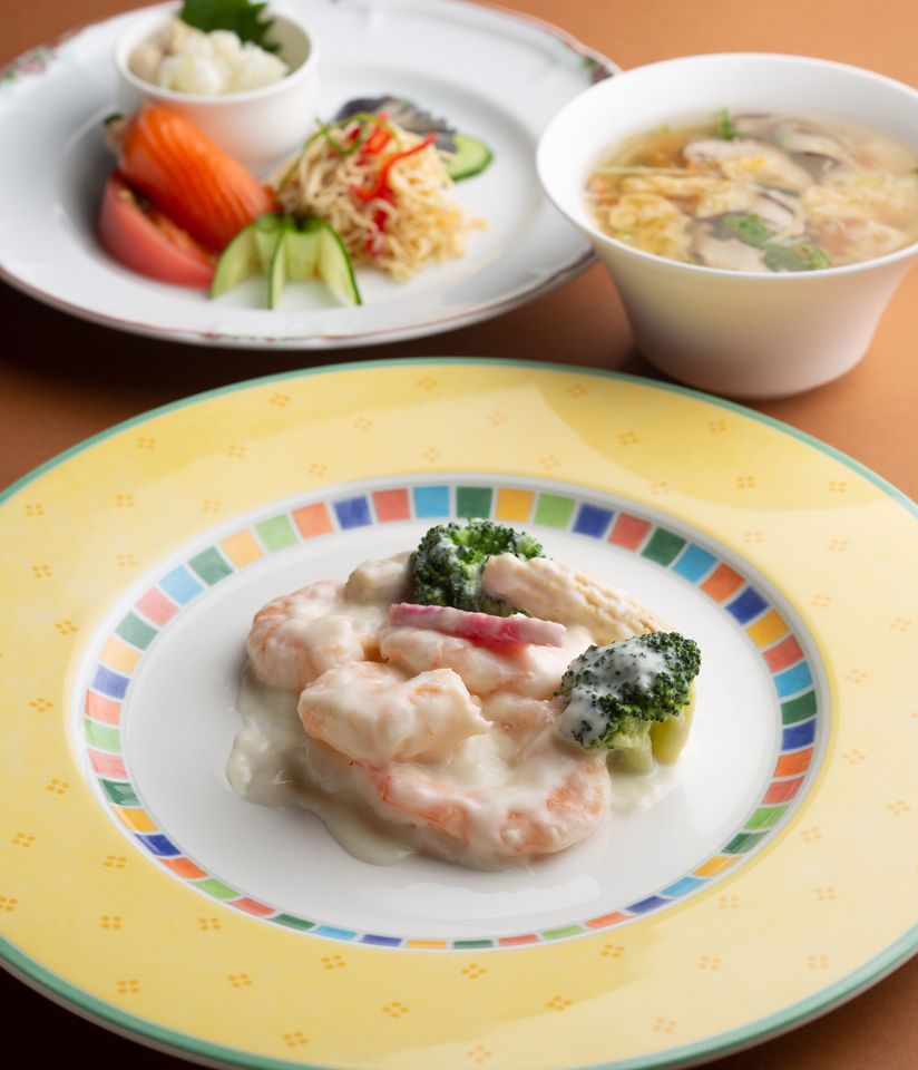 Daffodils March to May (hall seats)