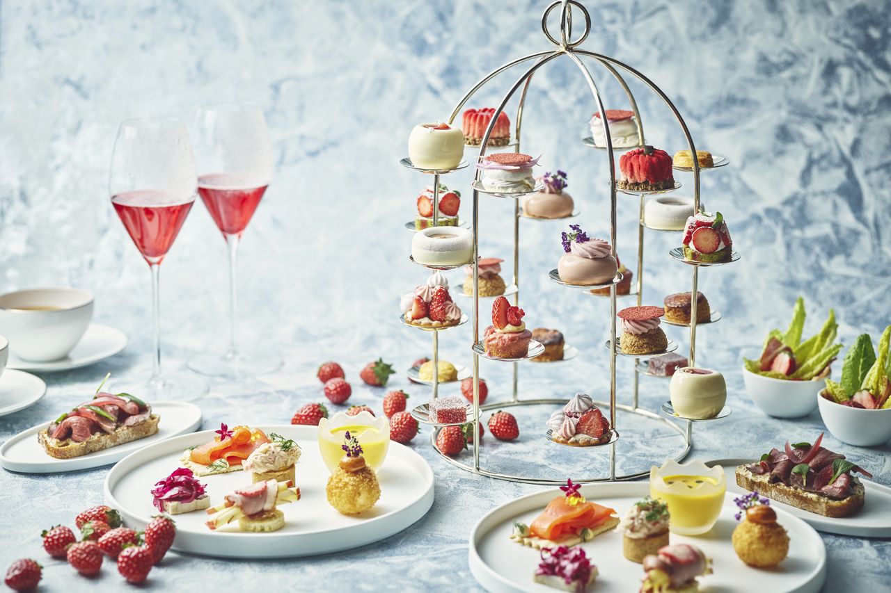 【7:00 PM】 Strawberry Afternoon Tea + Free Floating Tea