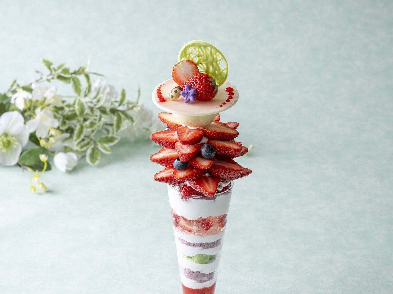 春限定！春薫るあまおうの苺パフェ